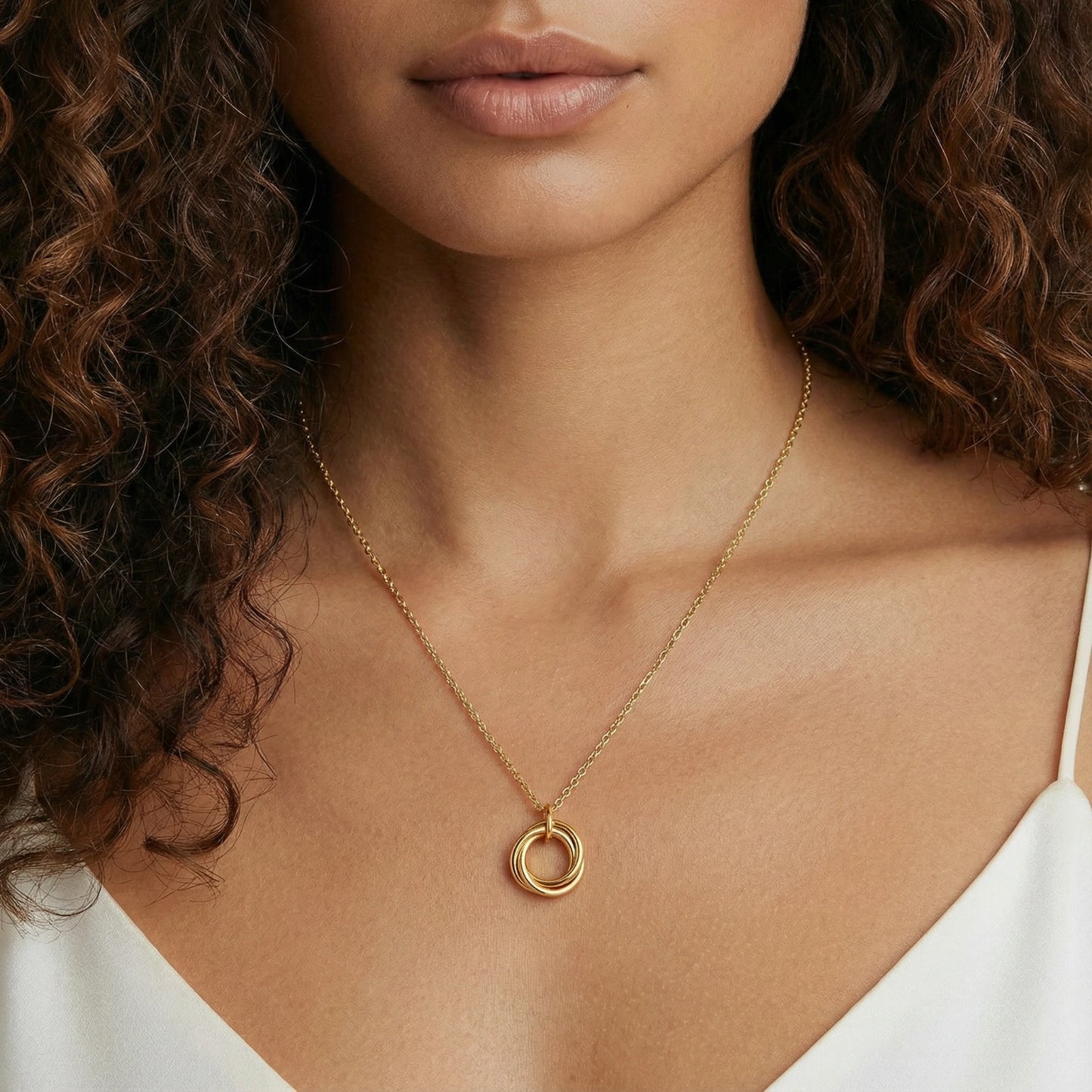 18K Gold Interlocking Circles Necklace – Three Ring Pendant Necklace