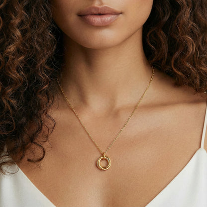 18K Gold Interlocking Circles Necklace – Three Ring Pendant Necklace