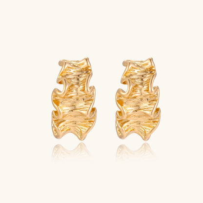 18K Gold Ripple Hoop Earrings – Sculptural Wave Half Hoops