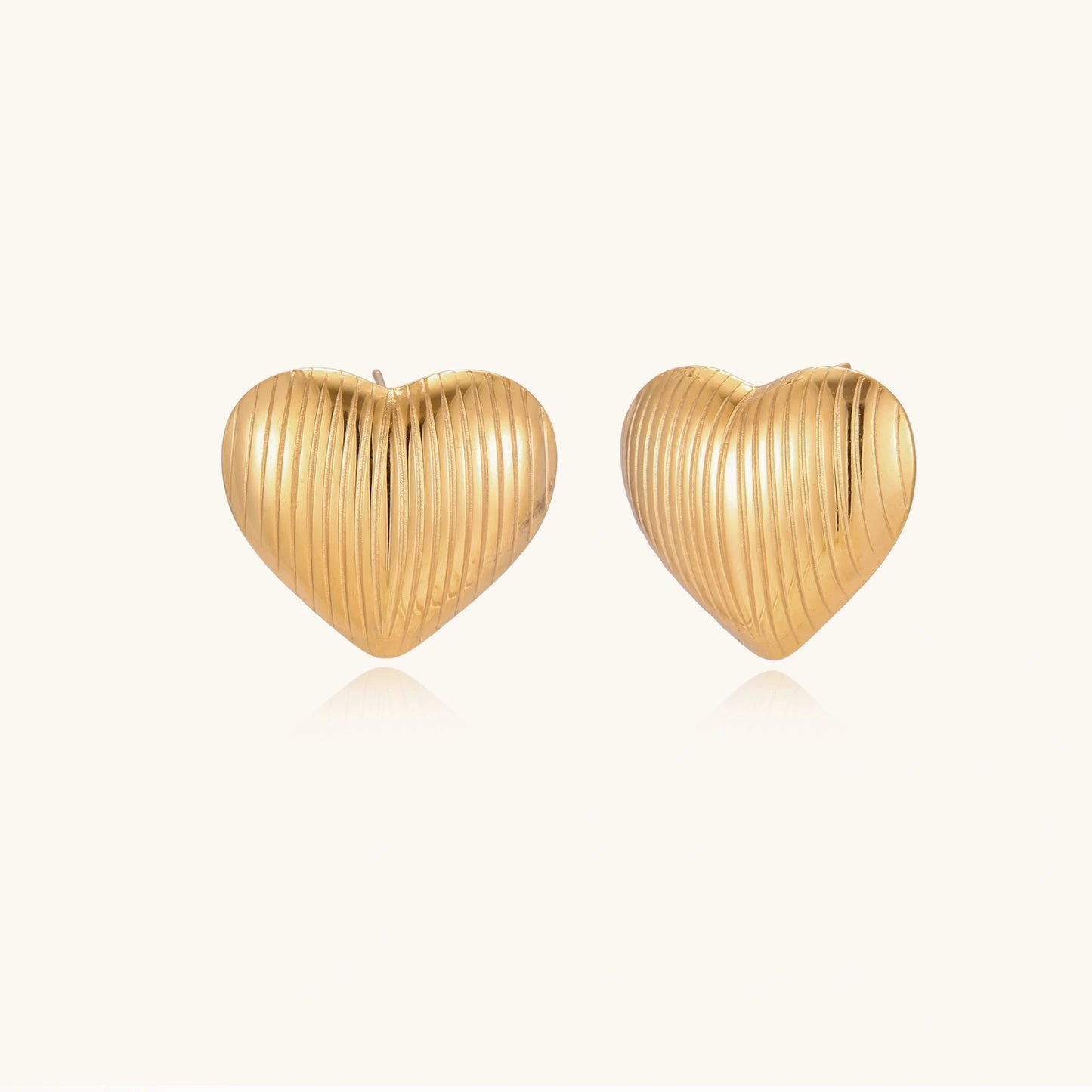18K Gold Heart Stud Earrings – Large Ribbed Heart Studs