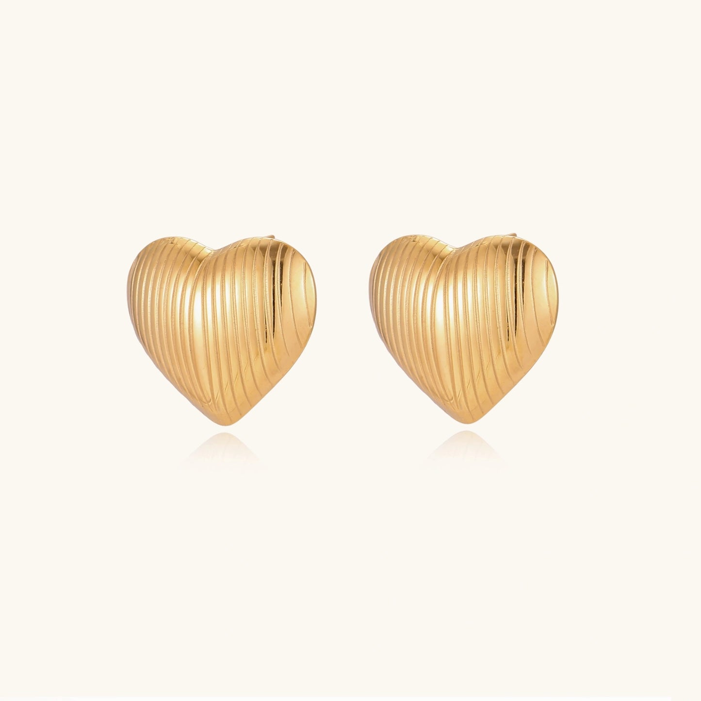 18K Gold Heart Stud Earrings – Large Ribbed Heart Studs