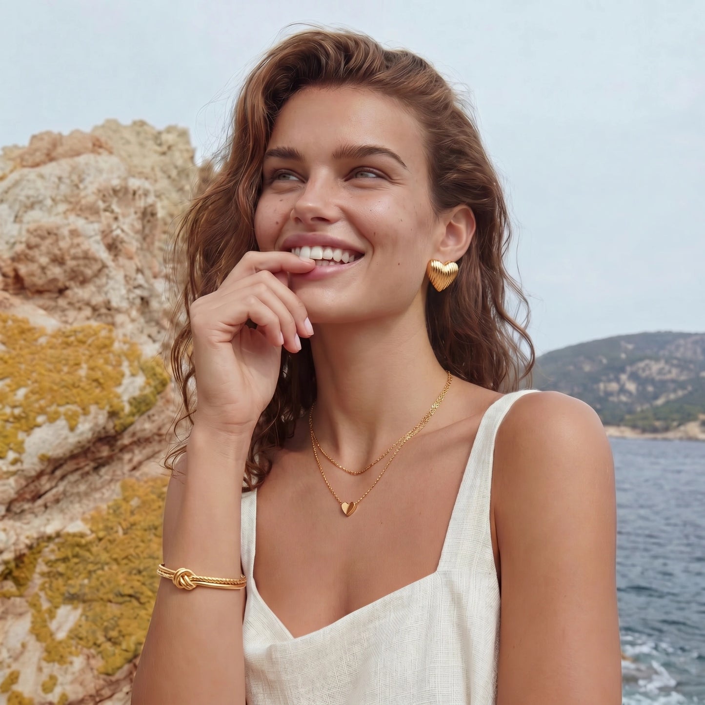 18K Gold Heart Stud Earrings – Large Ribbed Heart Studs